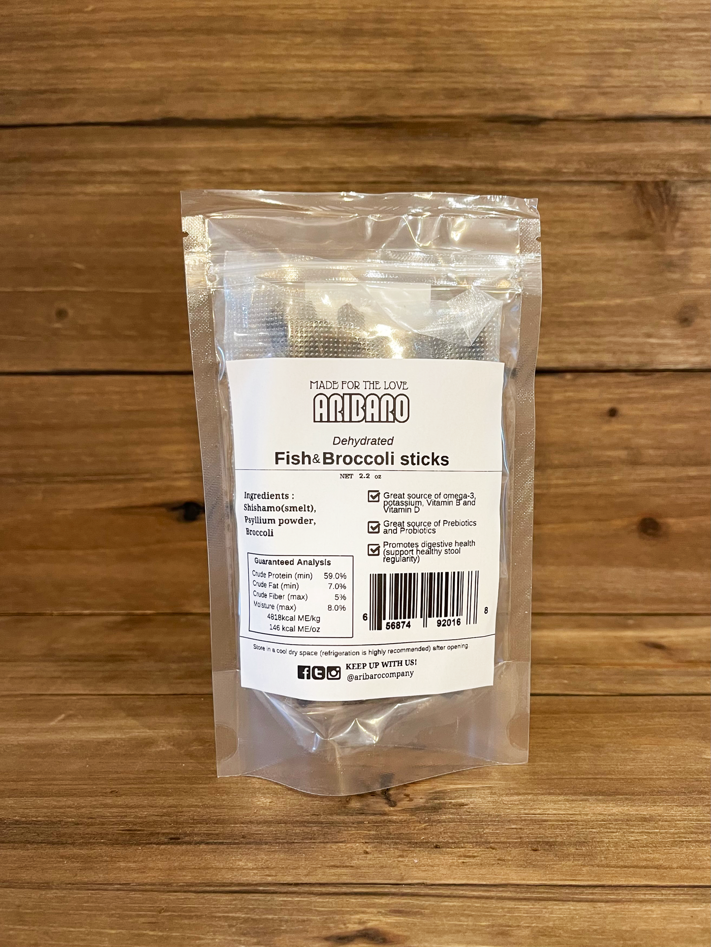 Aribaro Company Dehydrated Raw Fish and Broccoli Sticks